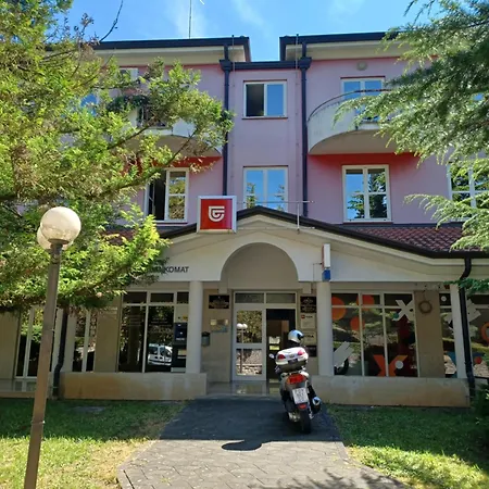 Stunning New In Centre Of Appartamento *